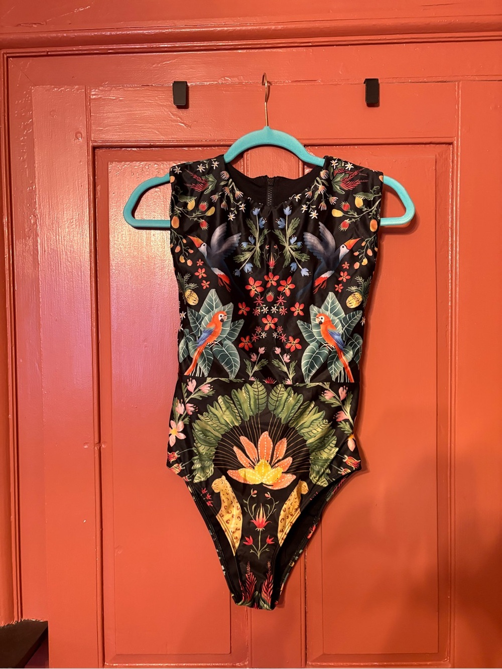 Averie Women’s S Black Tropical Print One-Piece Swimsuit